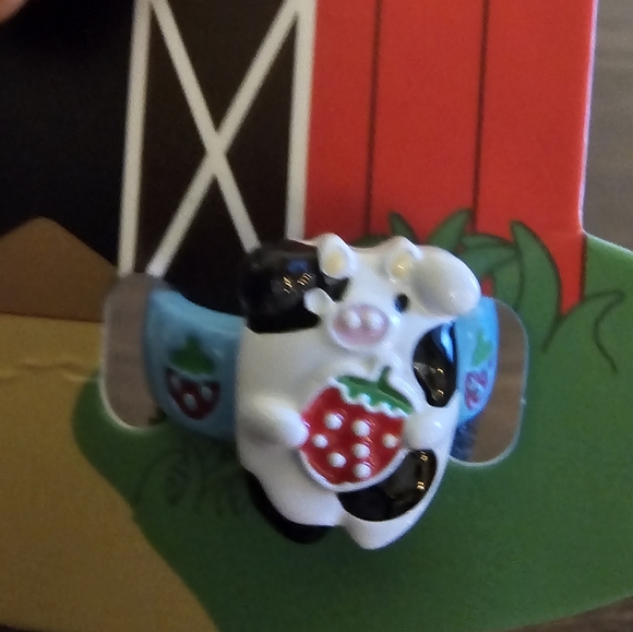 Farm Animals Rings Set Of 3 Cow Pig Bear With Strawberries NEW Sweet Society 7 - Picture 7 of 10